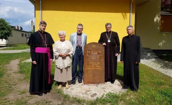 Atminimo paminklas buvusiai Dusetų sinagogai