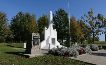 Nepriklausomybės paminklas Degučiuose