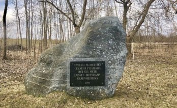 Paminklas Emilijai Pliaterytei